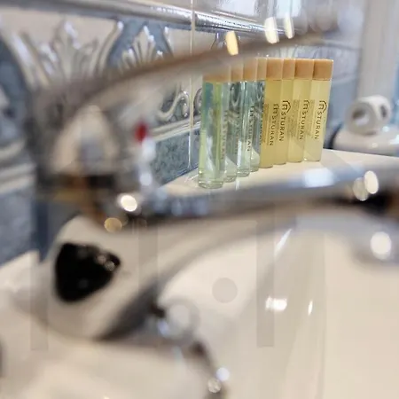 Cabrales - Parking Gratis - Wifi - A Un Paso Del Centro Gijón