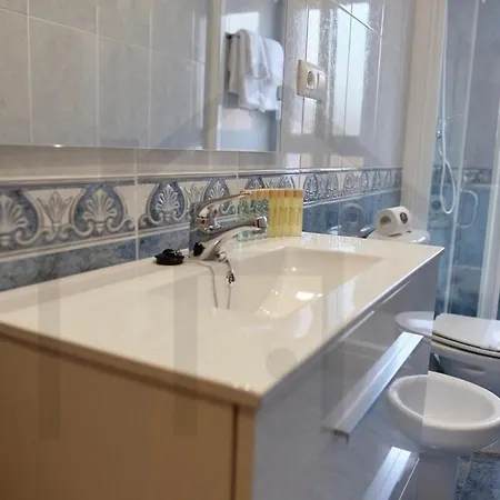 Apartment Cabrales - Parking Gratis - Wifi - A Un Paso Del Centro *