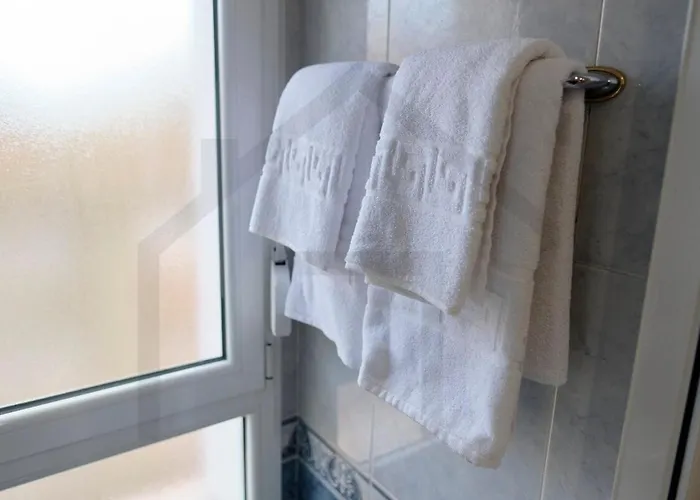 Cabrales - Parking Gratis - Wifi - A Un Paso Del Centro *