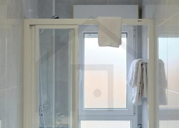 Апартаменти Cabrales - Parking Gratis - Wifi - A Un Paso Del Centro Хіхон